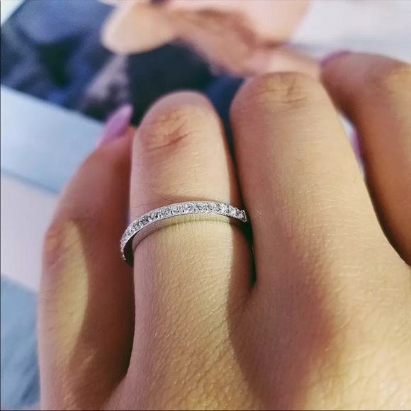 New Women’s 925 Silver Diamond Band Ring - Picture 2 of 2
